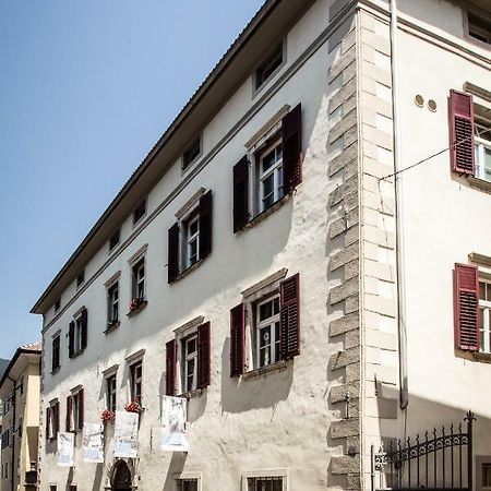 Haus Noldin - Historische Herberge - Dimora Storica Salorno Luaran gambar