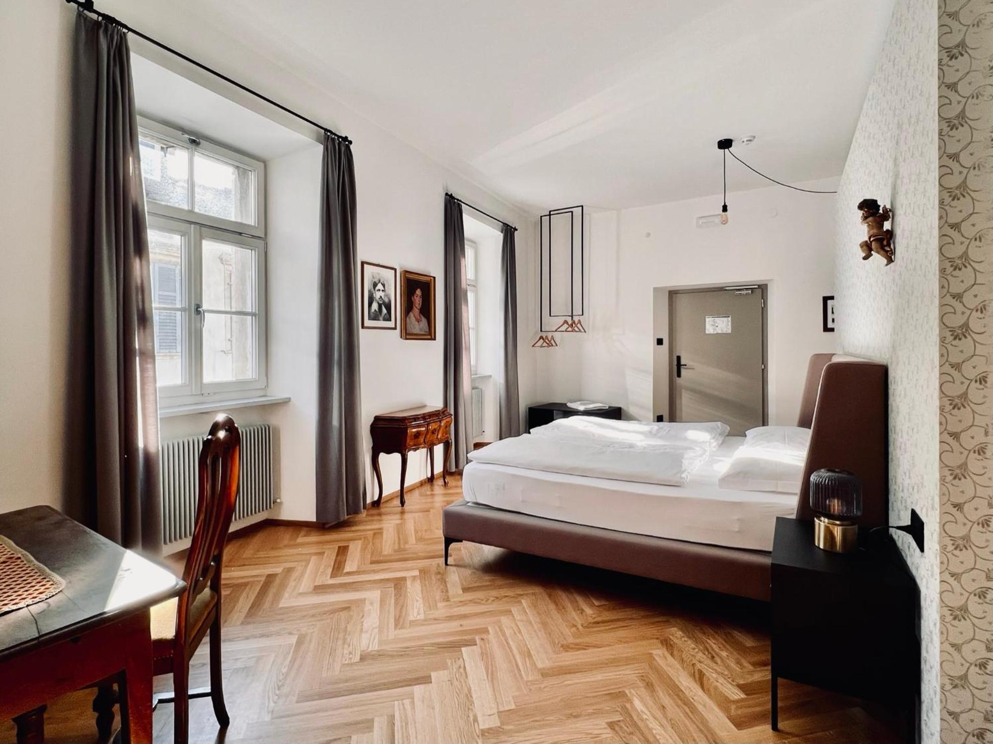 Haus Noldin - Historische Herberge - Dimora Storica Salorno Luaran gambar