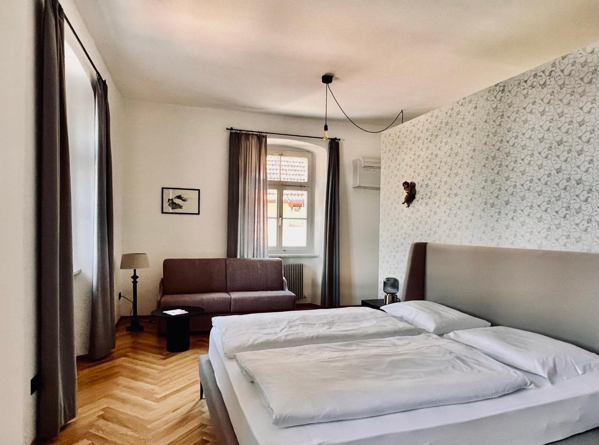 Haus Noldin - Historische Herberge - Dimora Storica Salorno Luaran gambar