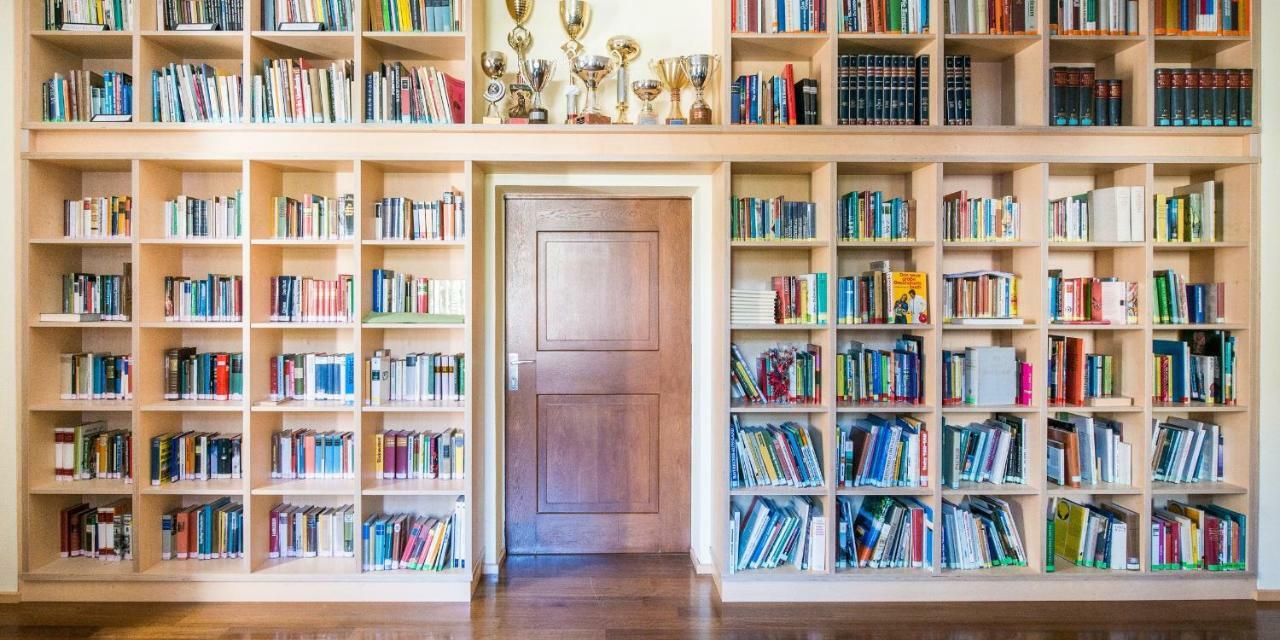 Haus Noldin - Historische Herberge - Dimora Storica Salorno Luaran gambar